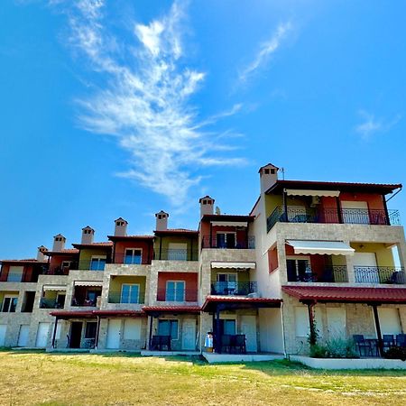 Iris Sunset Apartments - Nea Potidea Halkidiki Exterior foto